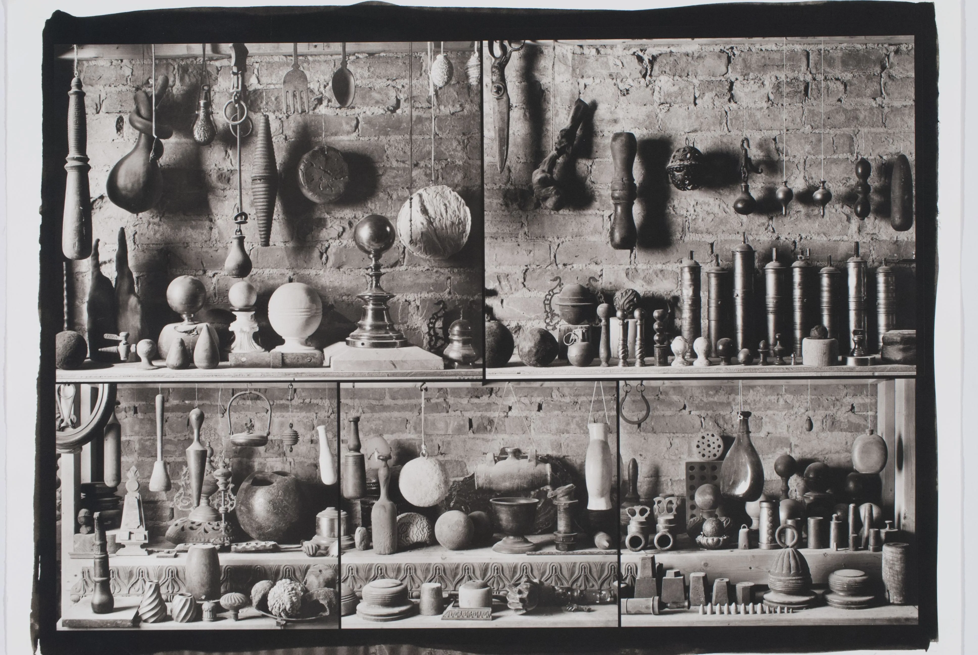 Шары (инсталляция в Клавераке)